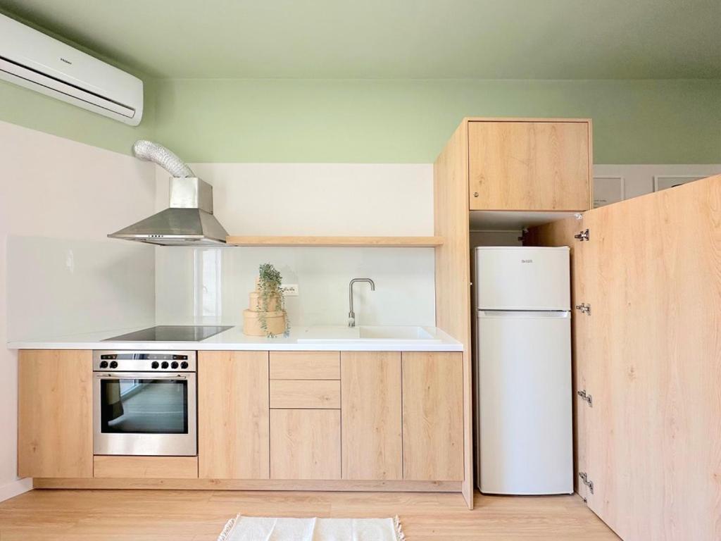 Apartamento Promo Price September - By The Sea Golem (Tirana)