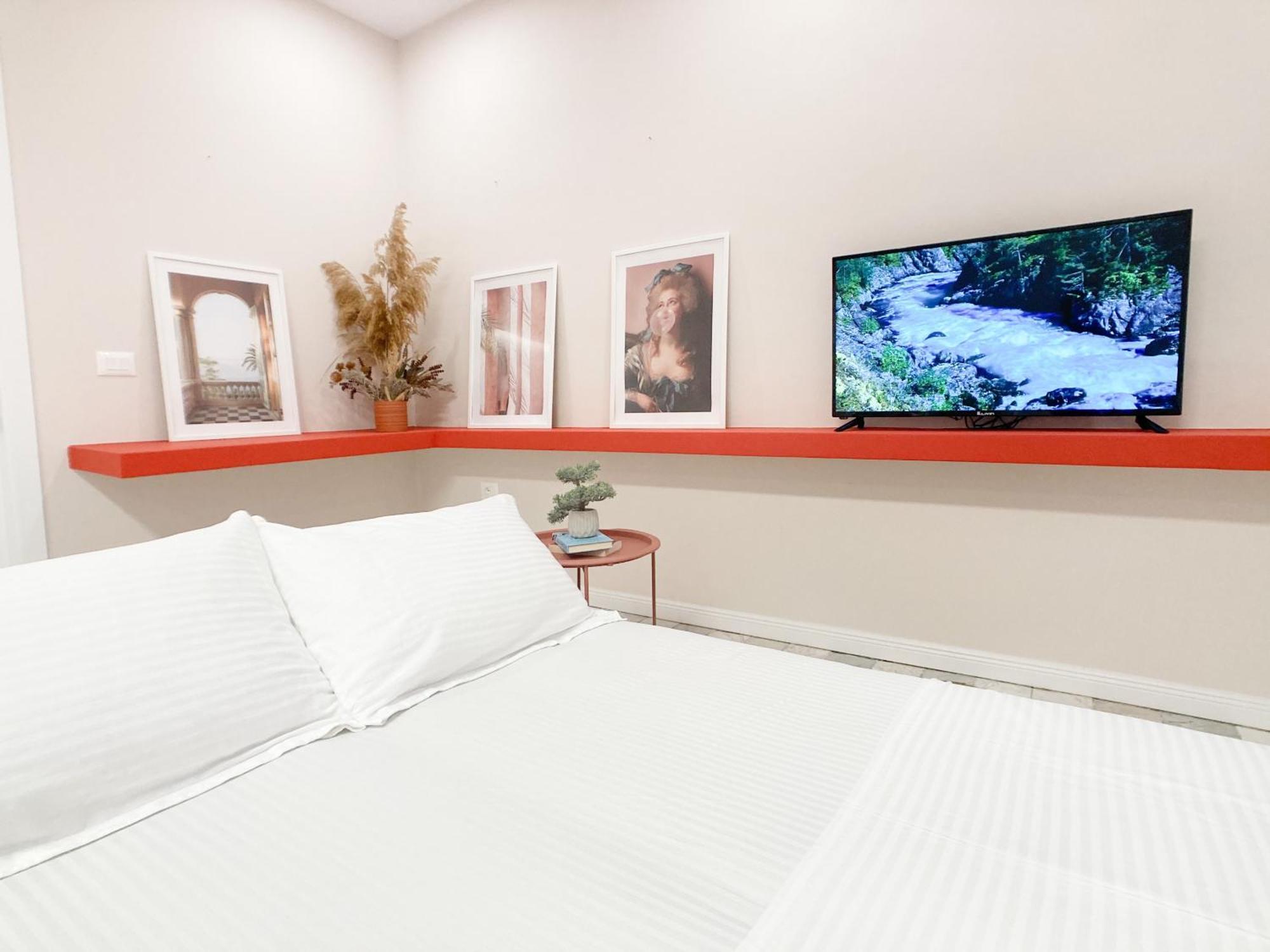 Promo Price September - By The Sea * Golem (Tirana)